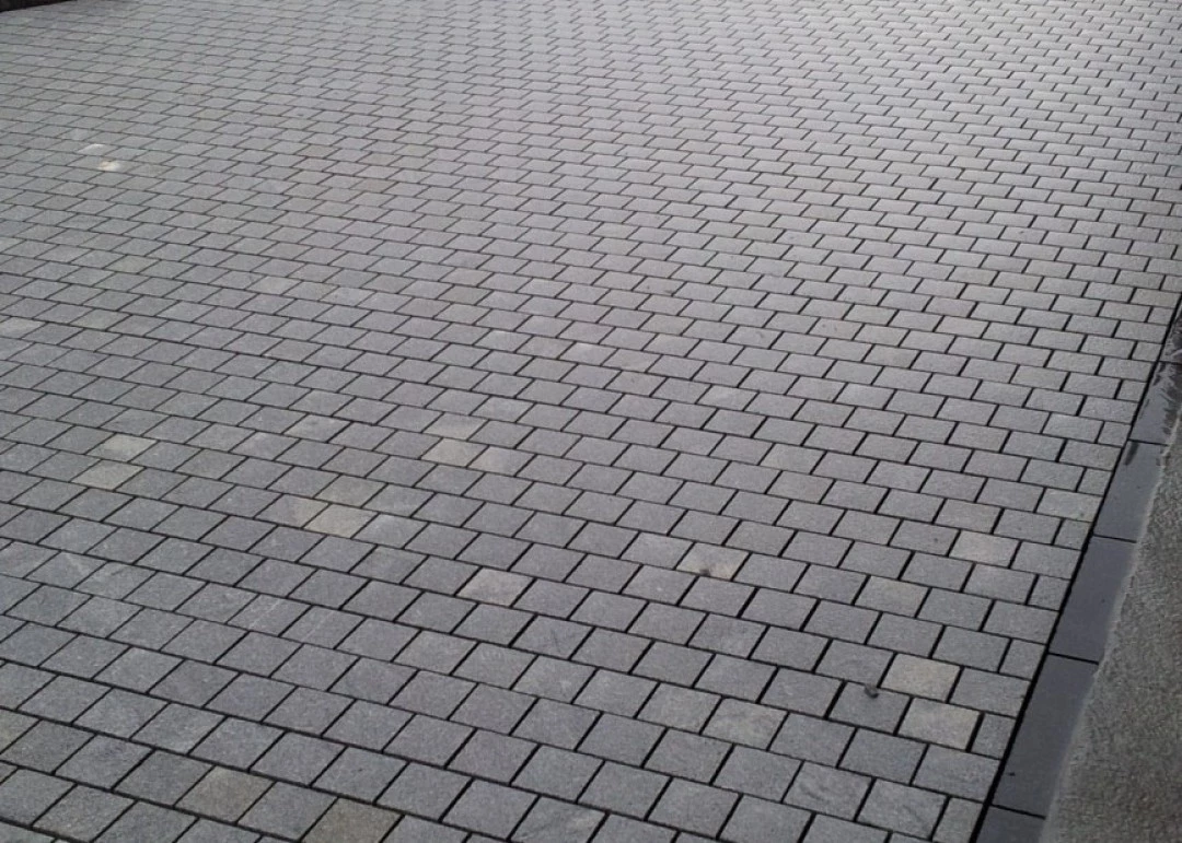 Paving Mechanized Cobblestones