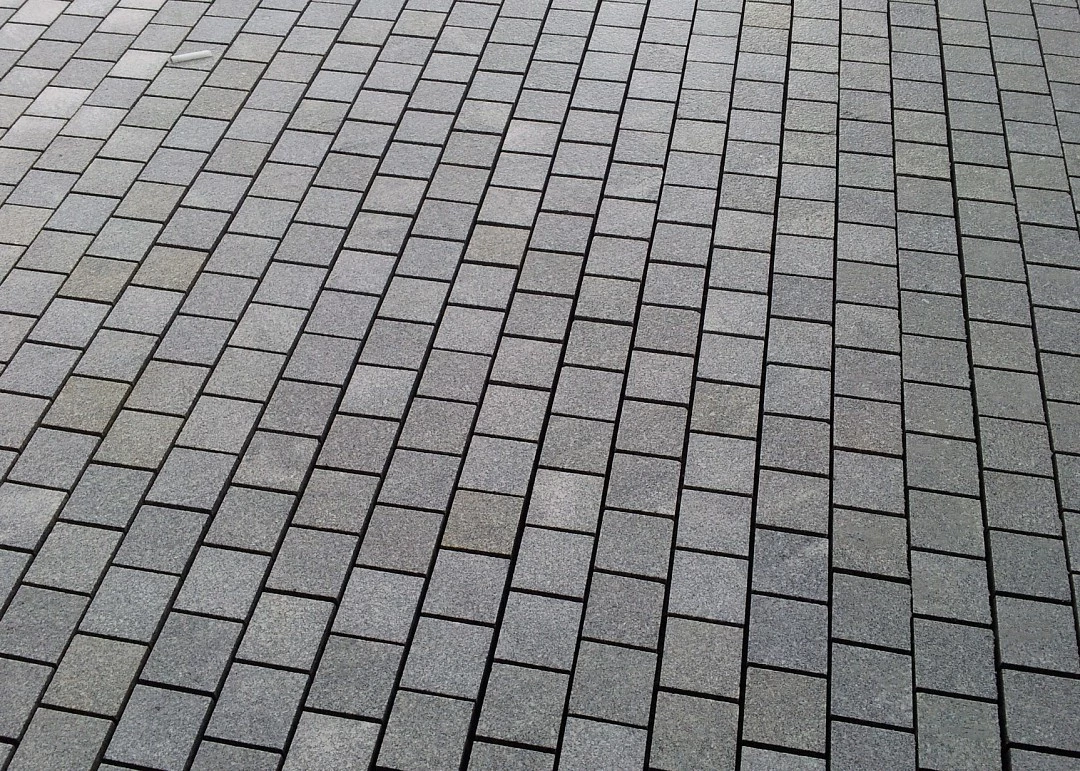 Paving Mechanized Cobblestones